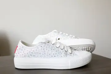 Tenis de pedrería